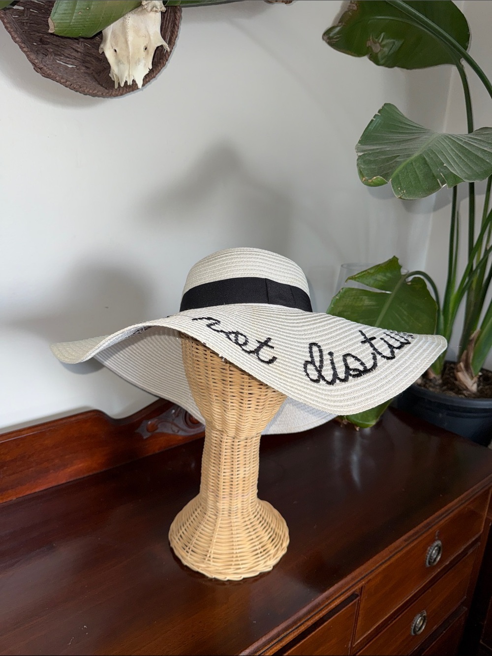 Chic “Do Not Disturb” White and Black Wide-Brim Hat